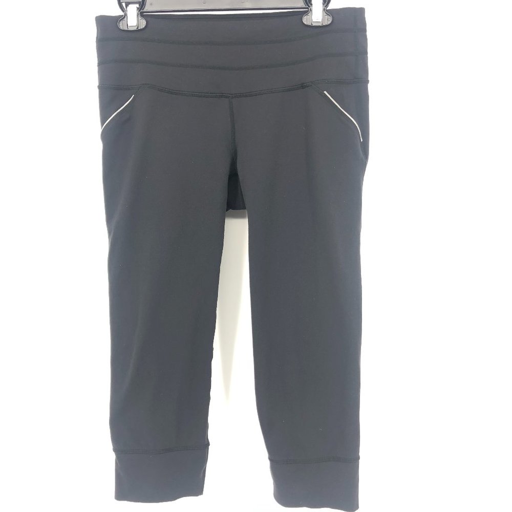 Athleta Stride Bare to Run Reflective Trim Knicker - Picture 12 of 13